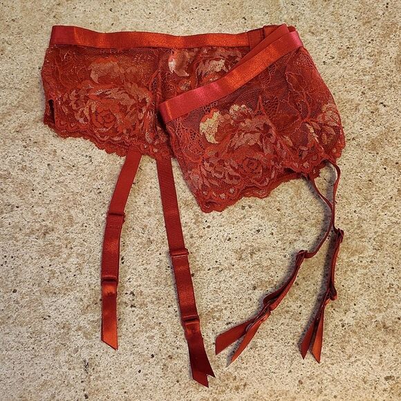 Torrid Biking Red Gold Lurex Garter Plussize 1X | 2X (14- 20) NWT - Picture 8 of 16